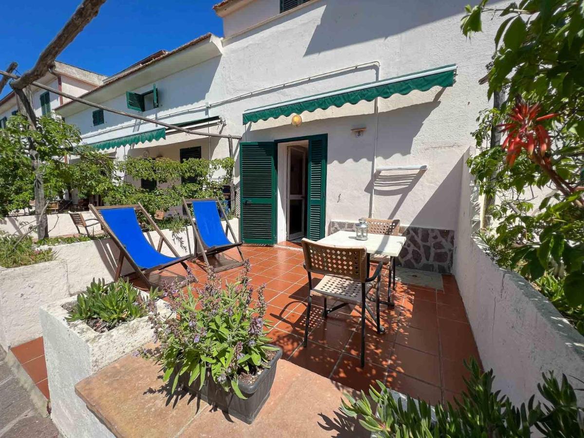 Azienda Agricola Sapereta Porto Azzurro Exteriör bild