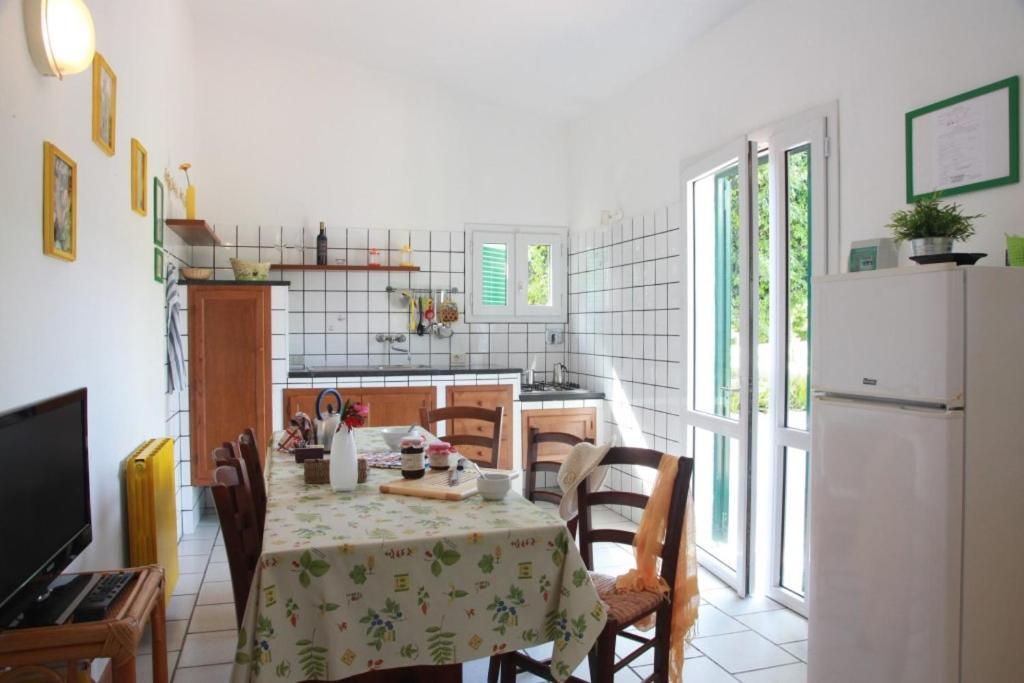 Azienda Agricola Sapereta Porto Azzurro Exteriör bild