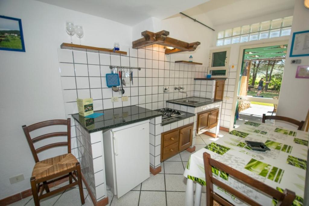 Azienda Agricola Sapereta Porto Azzurro Exteriör bild