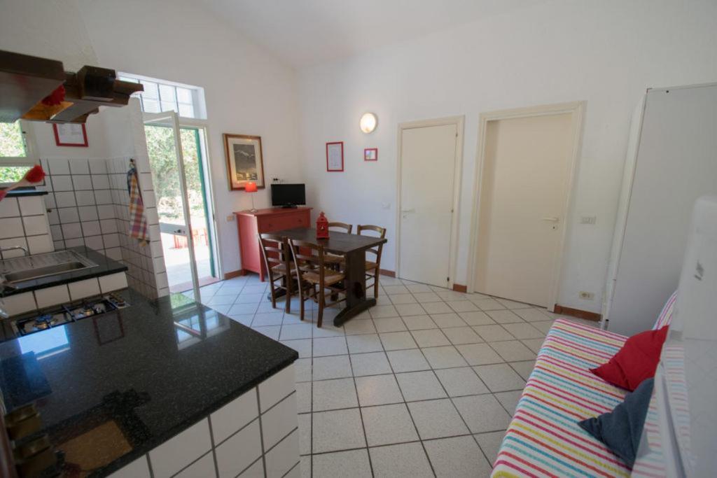 Azienda Agricola Sapereta Porto Azzurro Exteriör bild