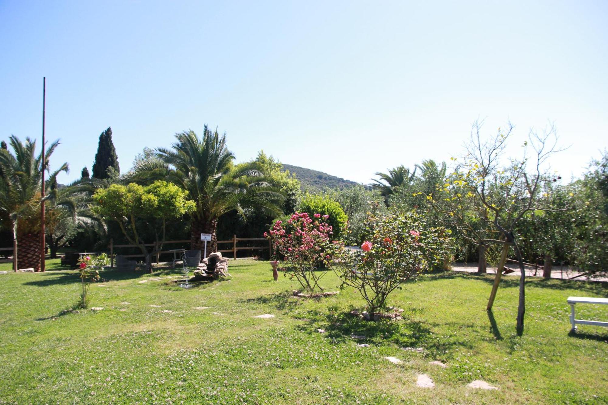 Azienda Agricola Sapereta Porto Azzurro Exteriör bild