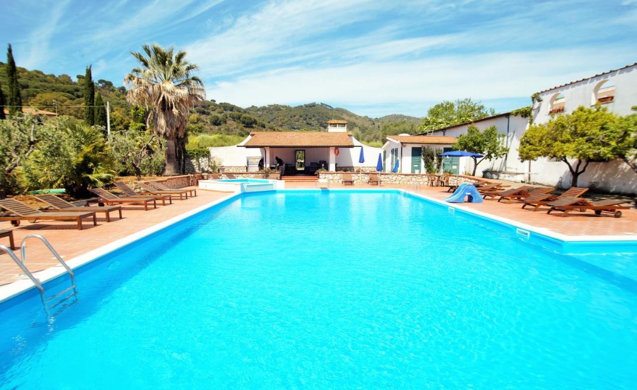 Azienda Agricola Sapereta Porto Azzurro Exteriör bild